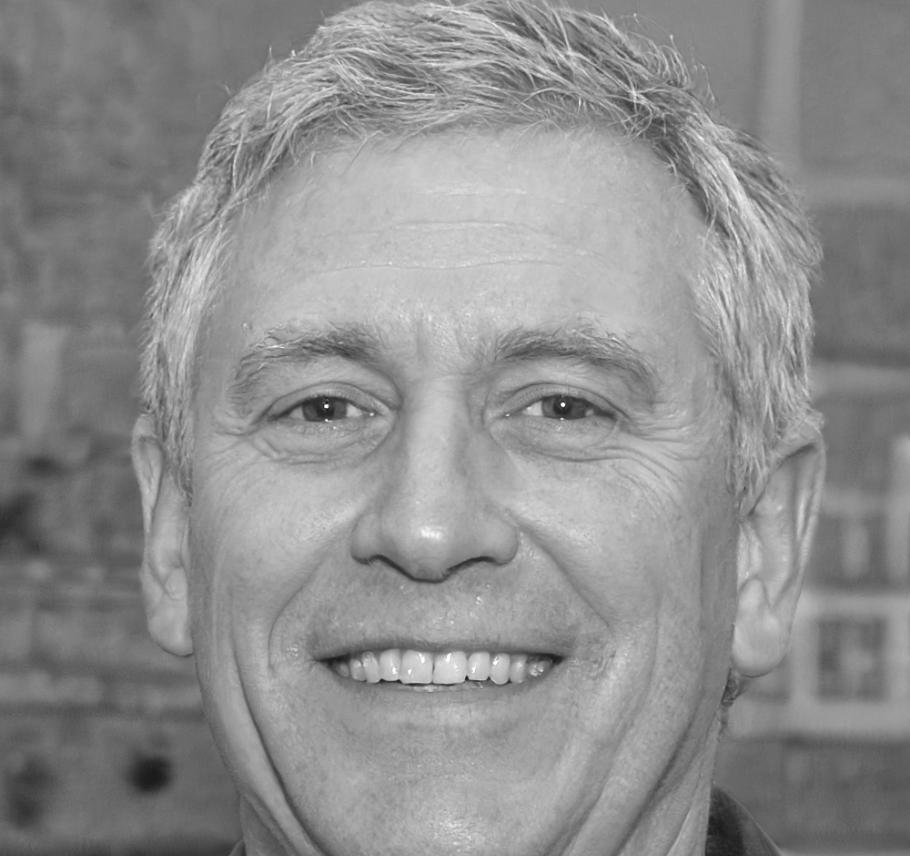 Callum Brynner teaching financial communication